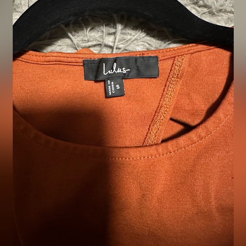 Lulu's Rust Tie-Back Crop Top - image 3